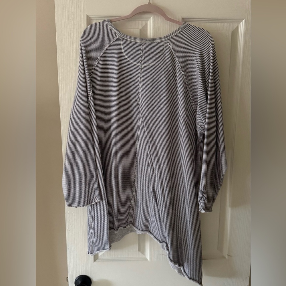 Calvin Klein Performance Sweatshirt - Picture 5 of 7